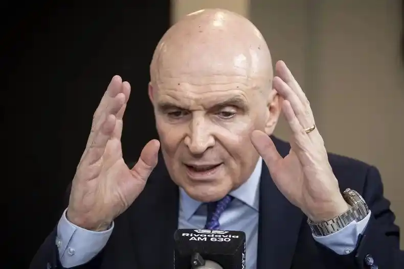 El diputado cada vez más complicado