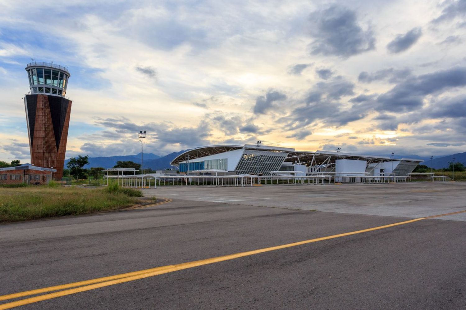 Aeropuertos de Ibagué y Pereira buscan aumentar su capacidad