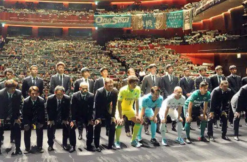 Beso a beso: de Córdoba y las canchas argentinas a Japón