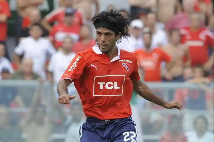 Amenazaron a Vargas por su posible pase de Independiente a Racing