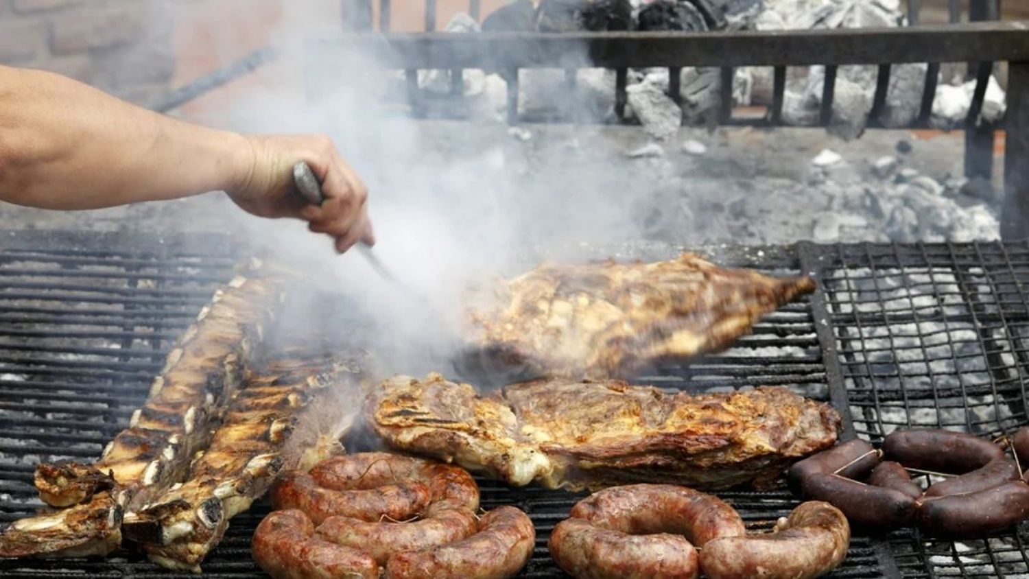 Insólito hecho en Villa María: denunció a su vecino por “hacer asado todos los días”