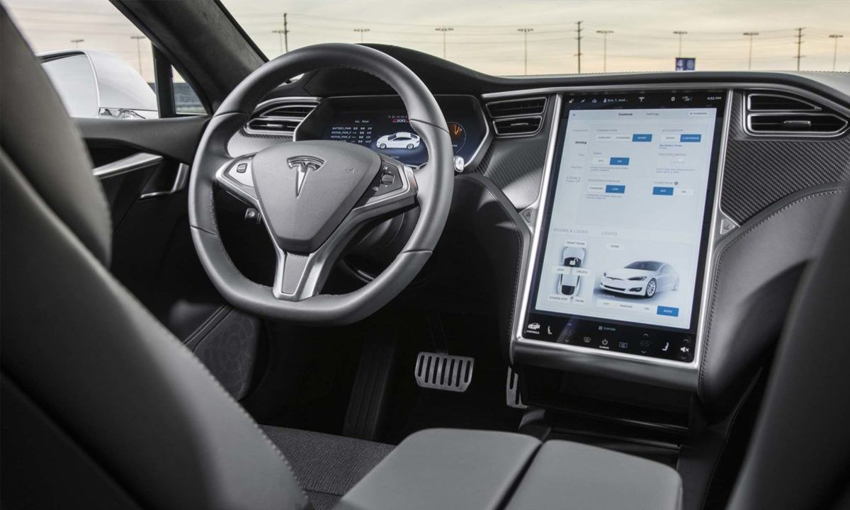 Tesla retiró medio millón de autos por problemas de seguridad