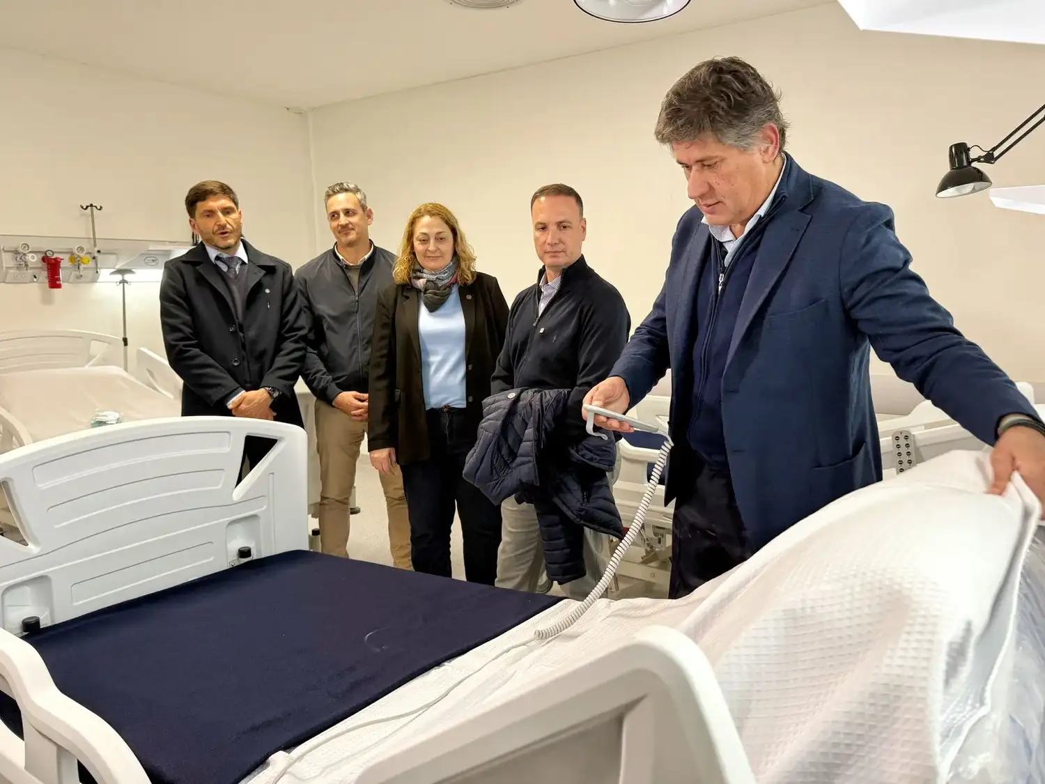 Pullaro inauguró el Hospital Samco de Funes: “En el momento más duro de la economía, cuando otros cortaban la obra pública para pagar salarios, en Santa Fe la multiplicamos” - 1