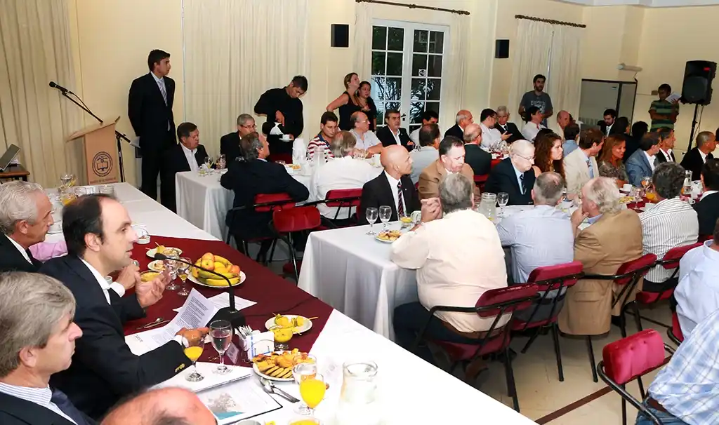 Desayunos ADE: El Intendente presentó los proyectos claves para la ciudad