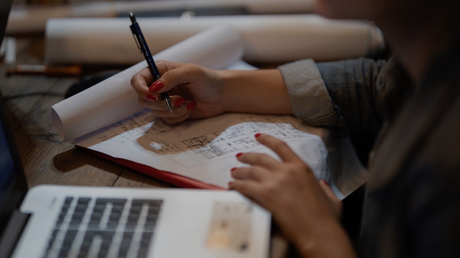 Educación y trabajo: Informe revela expectativas y realidades de jóvenes en Argentina