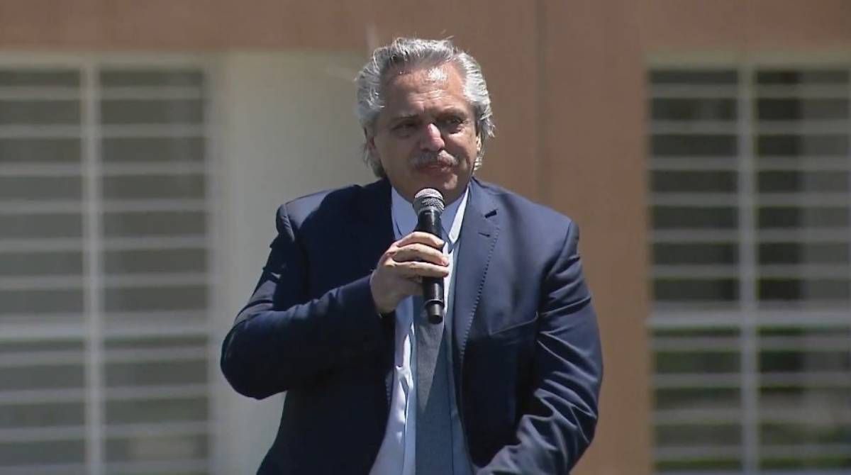 Alberto Fernández inaugura el Servicio de "niñeces" y adolescencias del Hospital Bonaparte