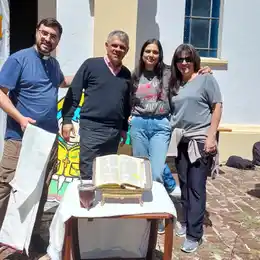 De músico rebelde de rock a catequista reconocido en todo el país