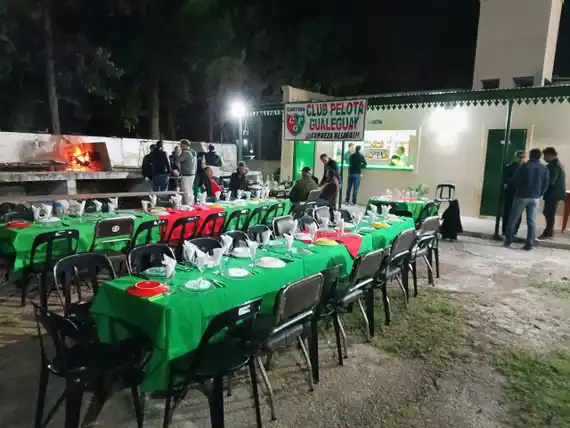 El Club Pelota inaugura servicio de cantina en su cancha abierta y se prepara para una nueva temporada de verano