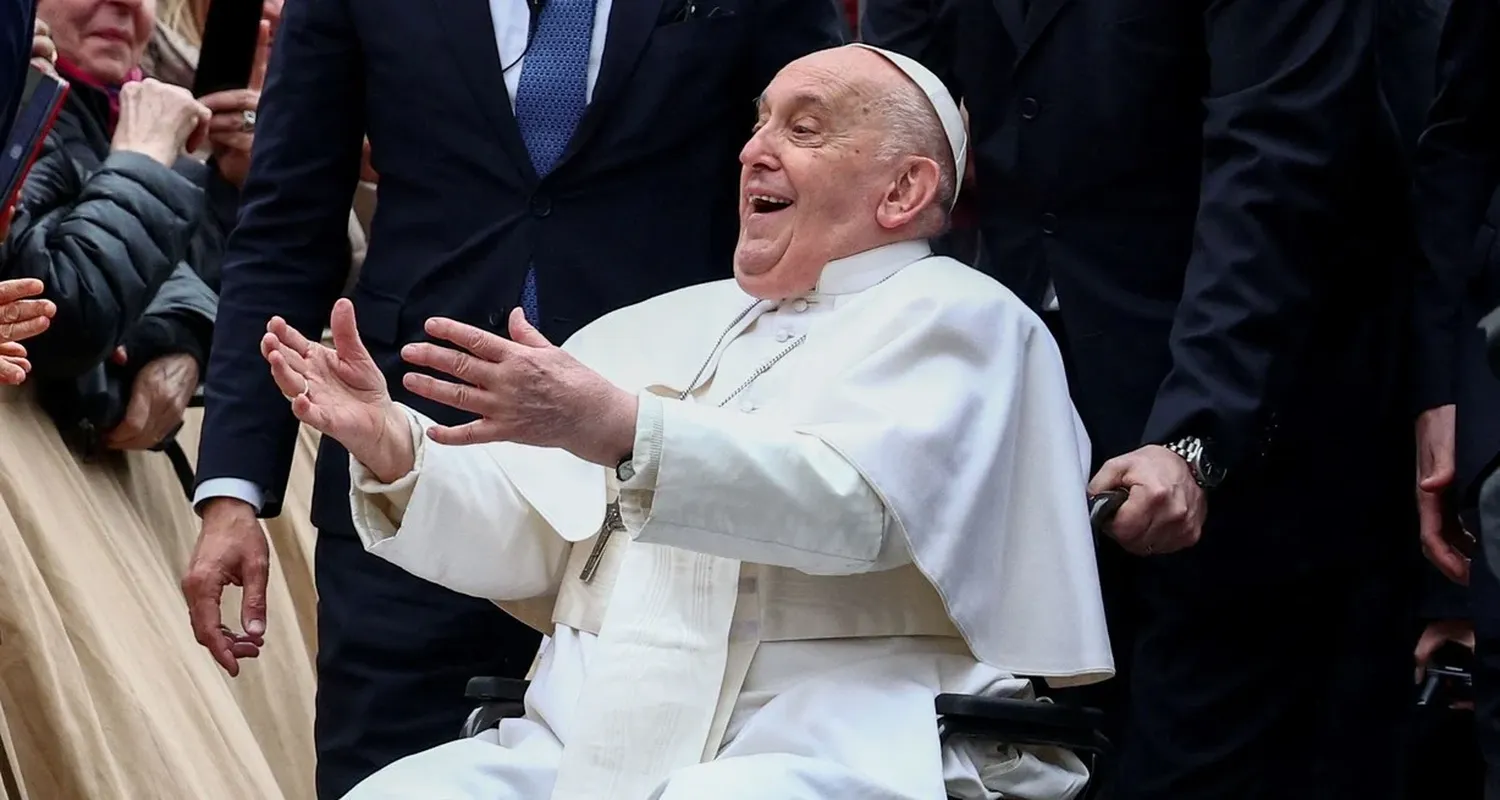 El papa Francisco preside la iniciativa de Cuaresma '24 Horas para el Señor' en la parroquia romana de San Pío V, en Roma, Italia, el 8 de marzo de 2024. Foto: Reuters/Guglielmo Mangiapane