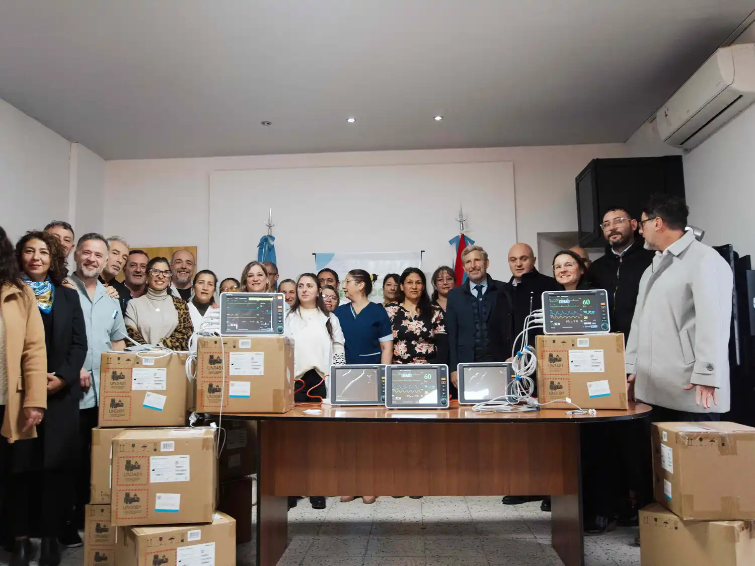 Frigerio entregó monitores multiparamétricos a hospitales de Entre Ríos: Gualeguay también será beneficiada