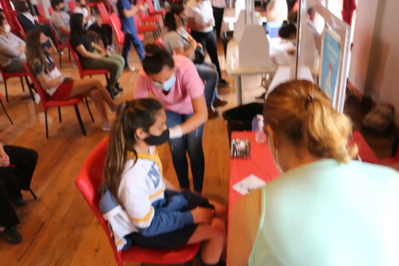 Este sábado se vacunaron más de mil niños y niñas en la ciudad