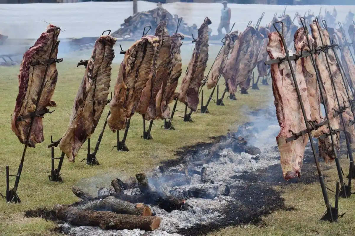 Con 200 costillares en fila llega la Fiesta de la Estaca 2019