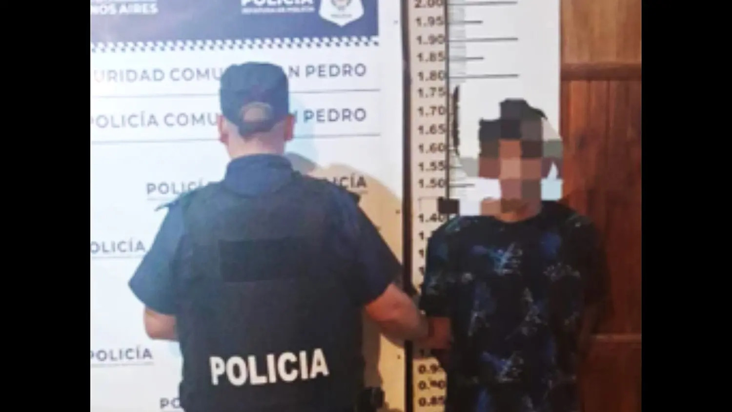 Un sujeto quedó detenido después de amenazar con un machete a su vecina.