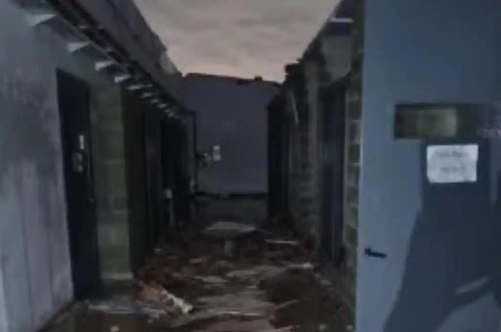 Se voló el techo de una escuela en Campana