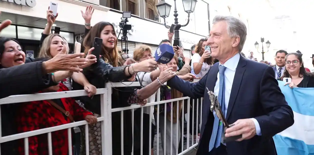 Macri lanza "un desafío" de campaña para pelear 30 distritos que son clave