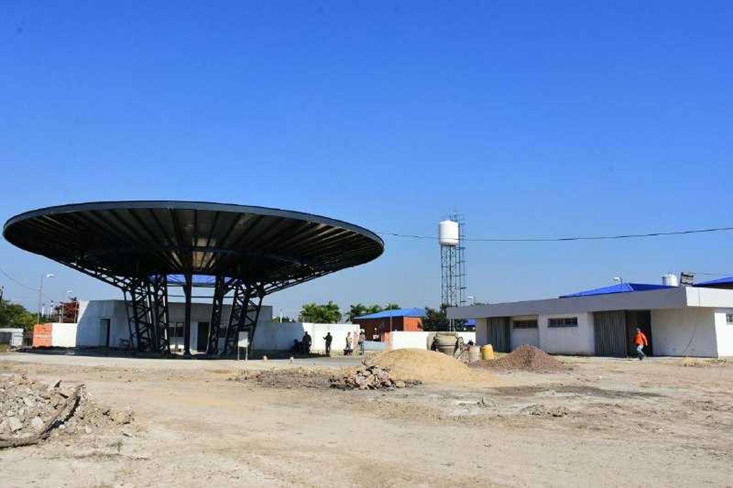 Ampliación del parque acuático: construyen 3 nuevas piletas y sistema artificial de olas