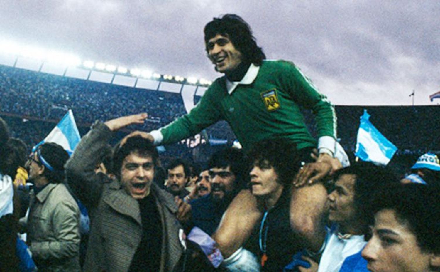 Ubaldo Matildo Fillol - 1
