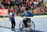 Una multitud disfrutó de una jornada a puro tenis con Gustavo Fernández