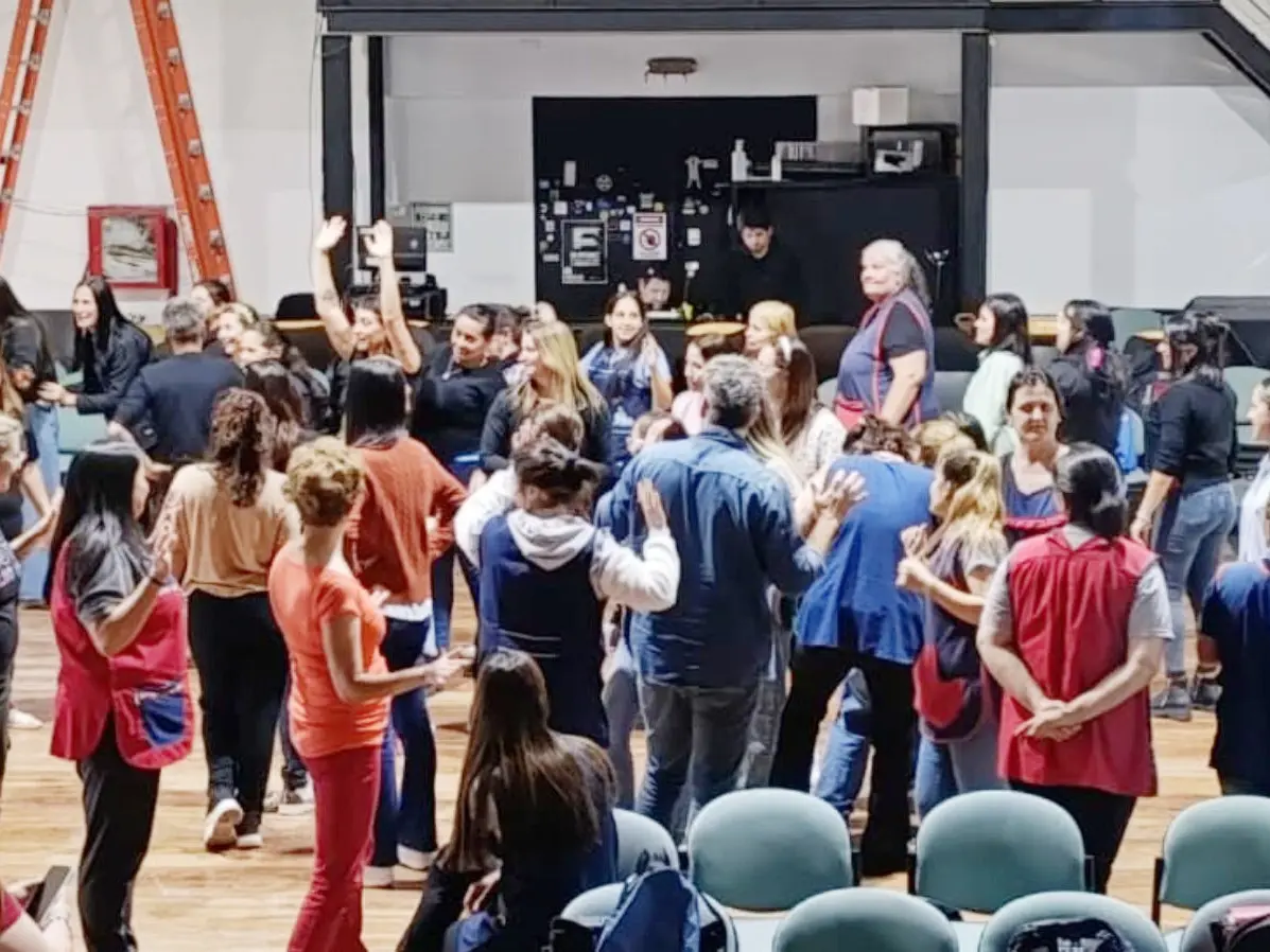 El CGE capacitó a 700 docentes en Educación Artística por Atamá