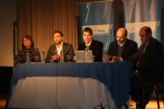 Se realizó el Foro de la Reforma Electoral en Gualeguaychú