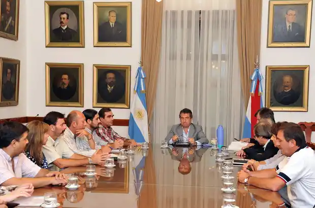 El gobierno convocó a los gremios docentes para el próximo lunes