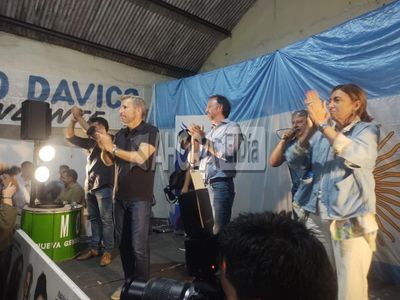 La Libertad Avanza cerró su campaña en la ciudad y Frigerio aseguró que van a ganar "en cada punto de la provincia"