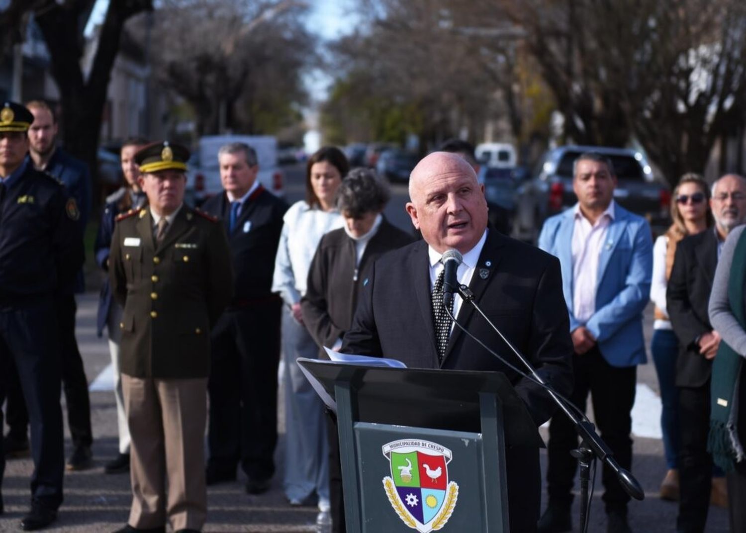 Crespo celebró el 209º Aniversario de la Independencia con un emotivo acto y desfile cívico