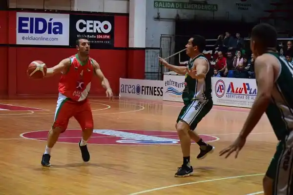 Racing y Centro Bancario definen esta noche el Final Four Asociativo