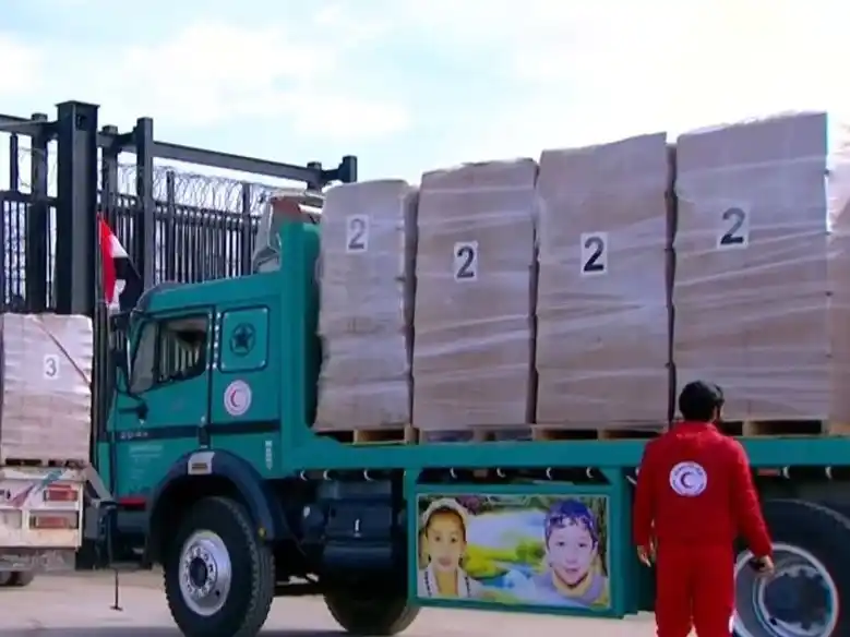 Primeros camiones con ayuda humanitaria llegan a Gaza desde Egipto