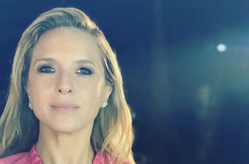 Carla Peterson se mostró al natural en la playa y revolucionó las redes