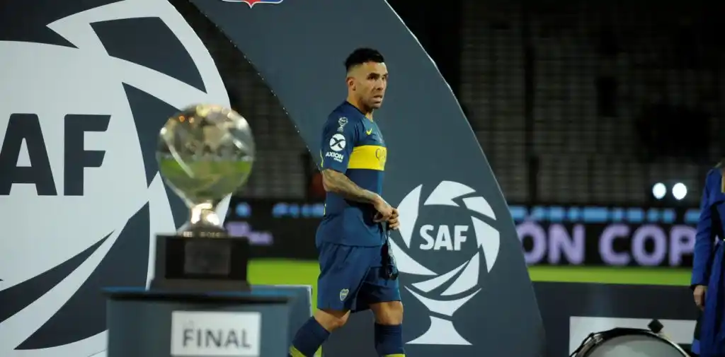 Tevez cuestionó que “no se pueden cometer errores”