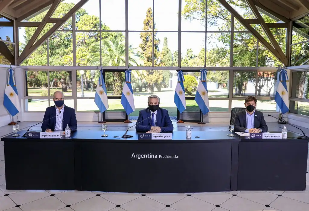 El presidente Fernández pidió evitar los encuentros sociales