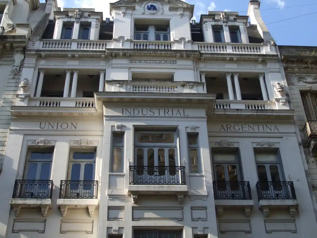 Motta continúa ocupando el cargo de tesorero en la Unión Industrial Argentina