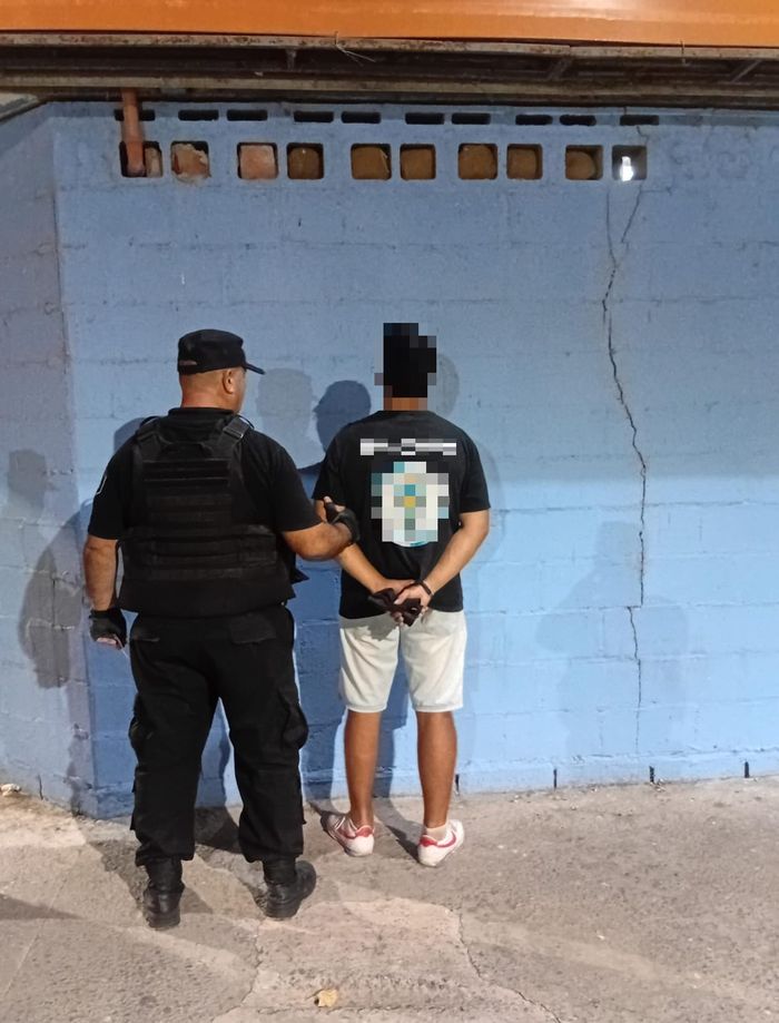 identificado en el estadio de atlético - 2