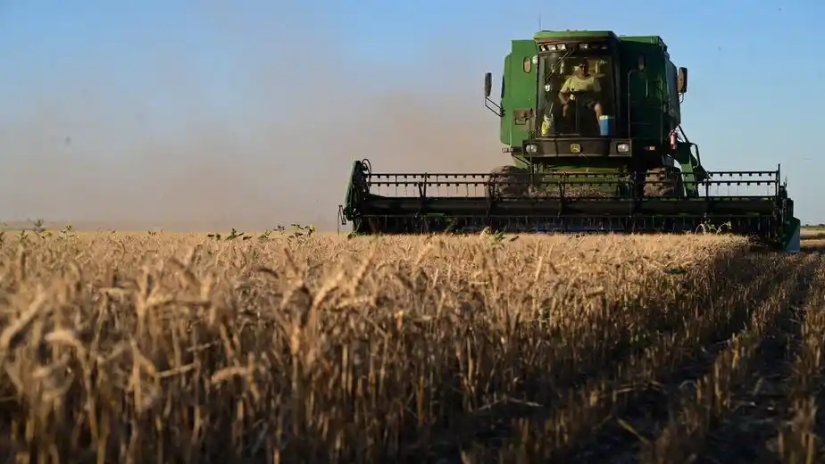 Cosecha de trigo en Villa María, Suplemento Agro campo.