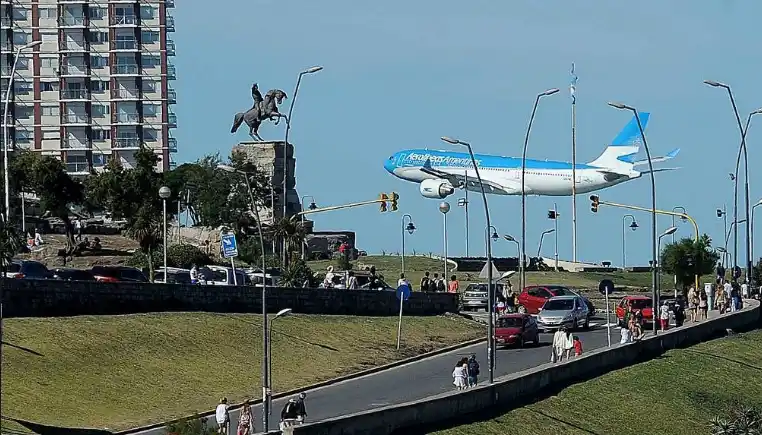 Paro del 30 de abril: Aerolíneas canceló todos sus vuelos