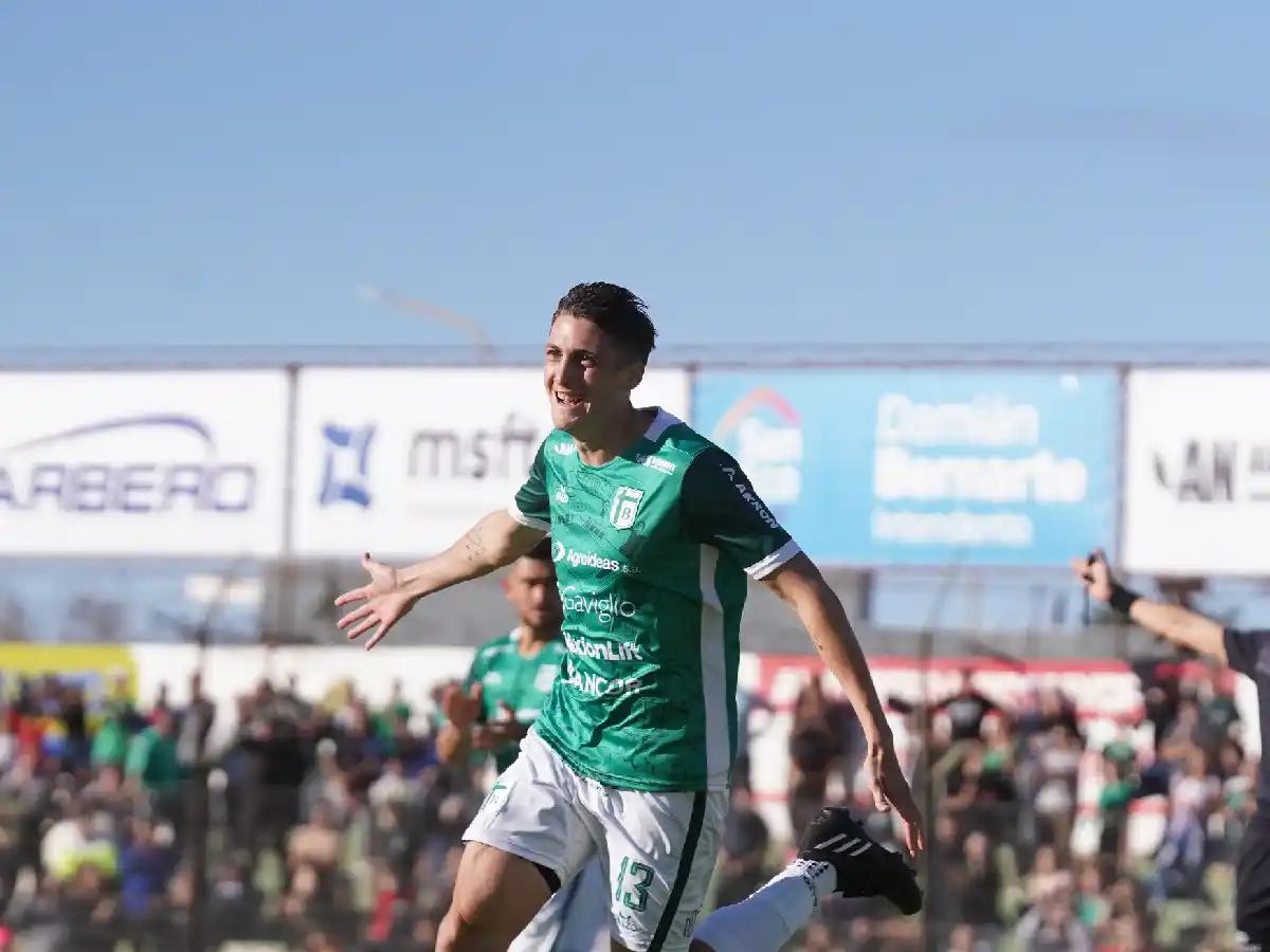  Con autoridad se subió a la cima