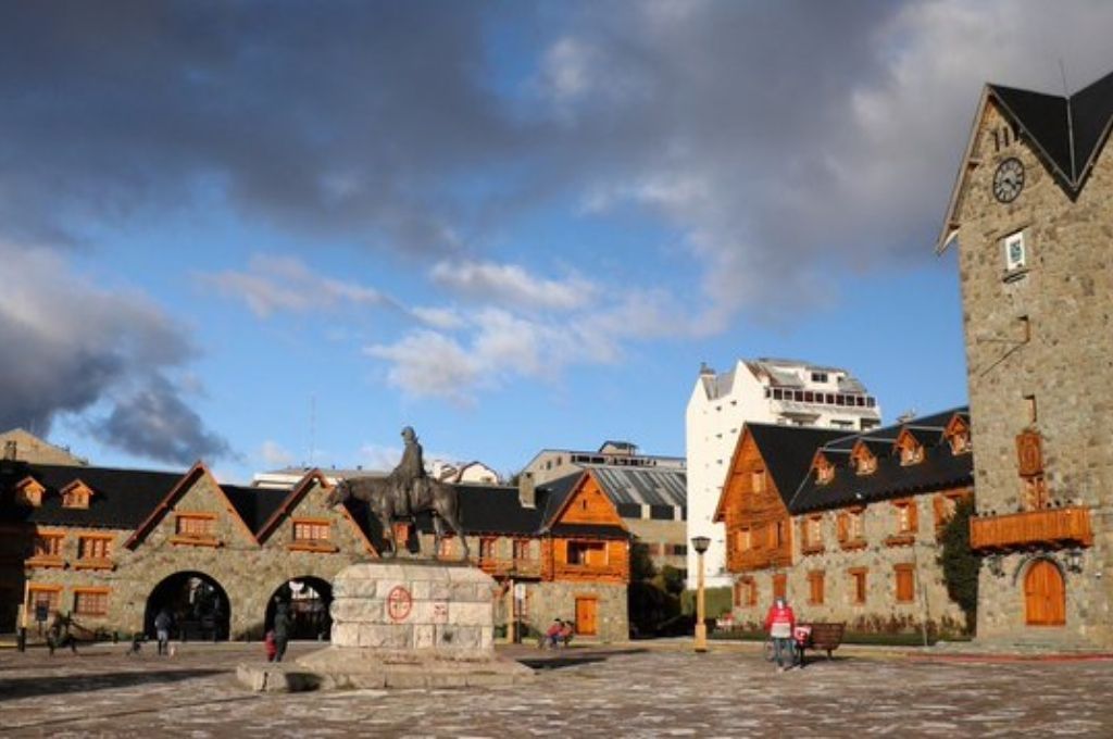 Viajes de egresados: 28 chicos volvieron de Bariloche con coronavirus