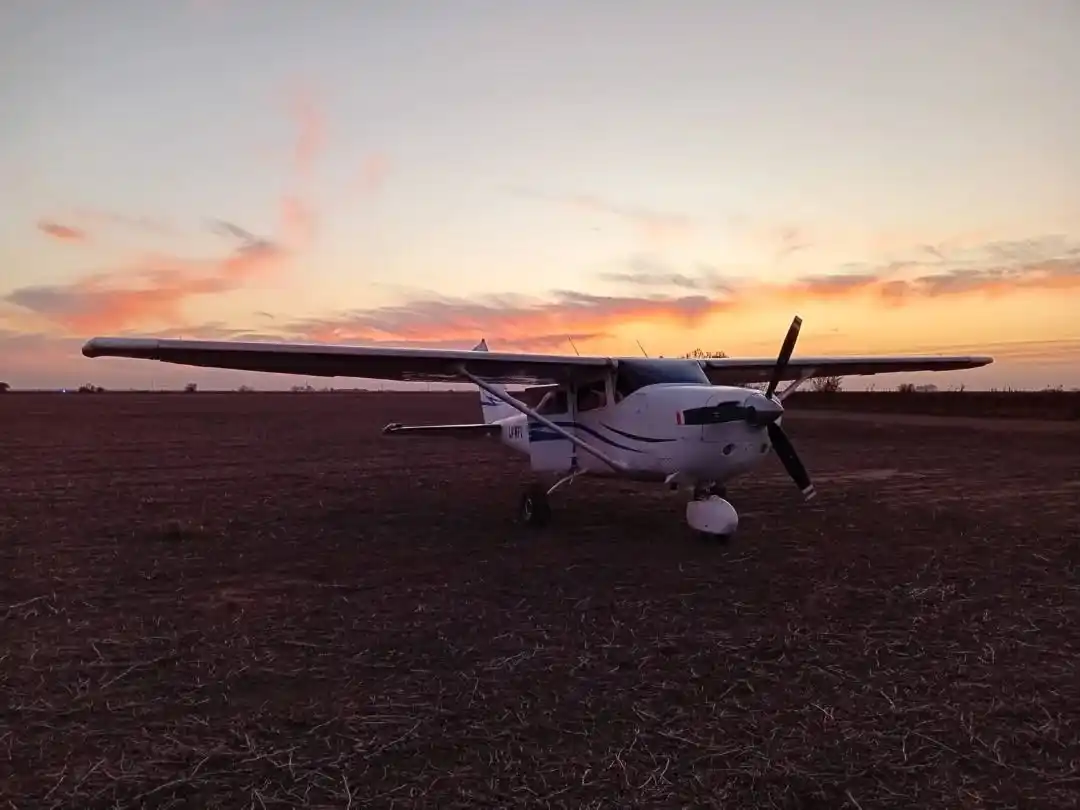 Operativo cerrojo: tras un aterrizaje sospechoso, hallaron una avioneta y capturaron a dos extranjeros