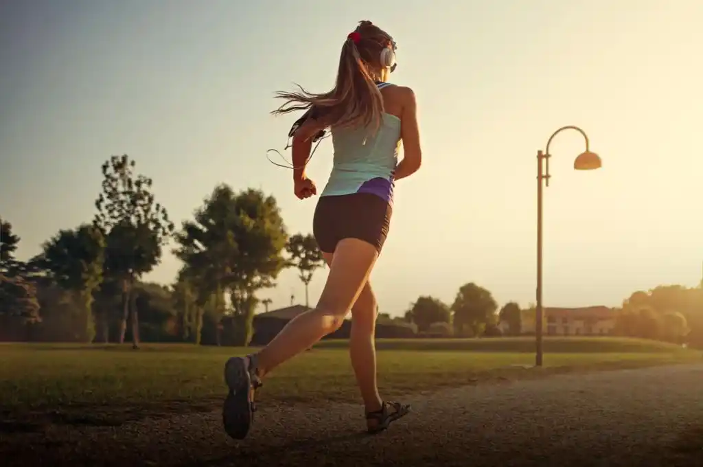 Conmoción en Coronda: un sujeto atacó a una deportista por detrás y la intentó asfixiar
