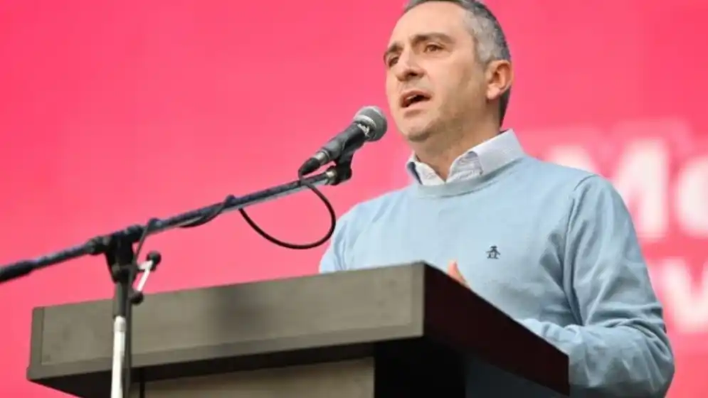 El «Cuervo» Larroque acusó al presidente de minimizar el intento de atentado contra Cristina