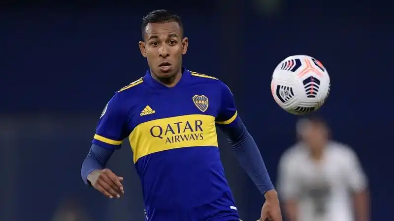 Denuncia contra Villa: Prohibieron al jugador salir del país y Boca emitió un comunicado