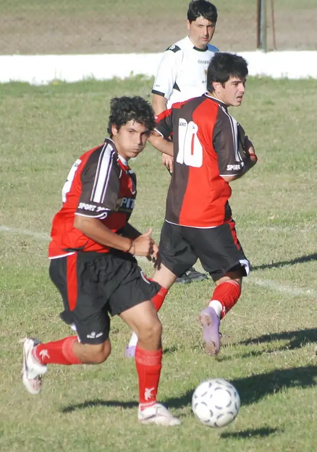 Impresionante goleada de Isleños ante Sportivo   