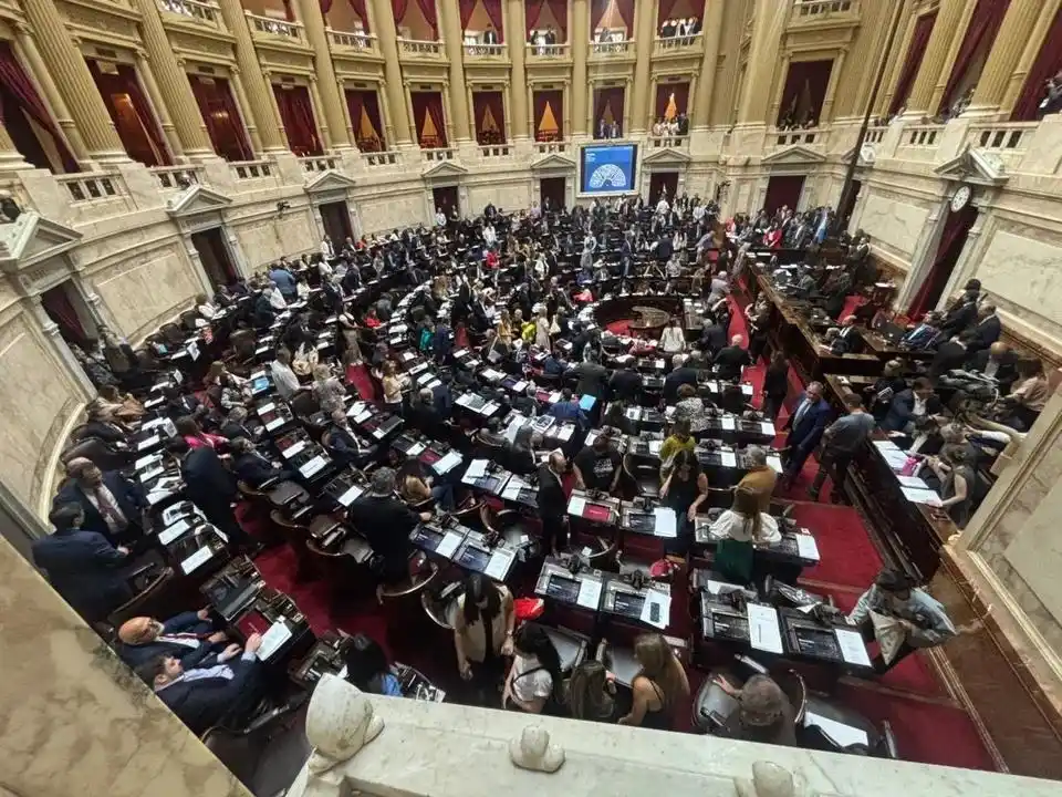 Pasada la medianoche, tras casi diez horas de sesión en la Cámara de Diputados, se aprobó en general el proyecto de ley de Presupuesto 2026 pero después sufrió un revés inesperado.