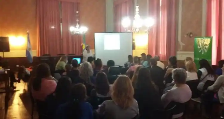 Especialista en Discapacidad disertó en el Salón Dorado