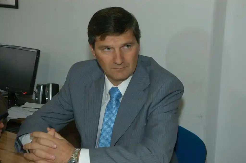 Intendente Fernández implementó cambio de horario para trabajadores municipales en Lincoln