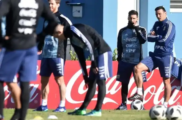La lista de Scaloni: Sin Messi ni los históricos, sorprendió con varios convocados