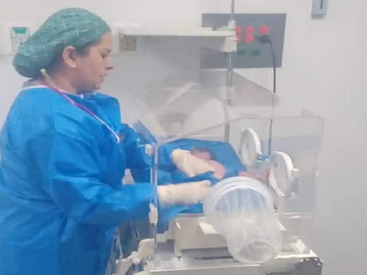 Rescatan a bebé recién nacida DE UN BASURERO EN EL VALLE