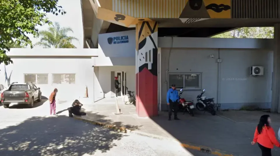 El escrito fue hallado en una Comisaría de la Ciudad.