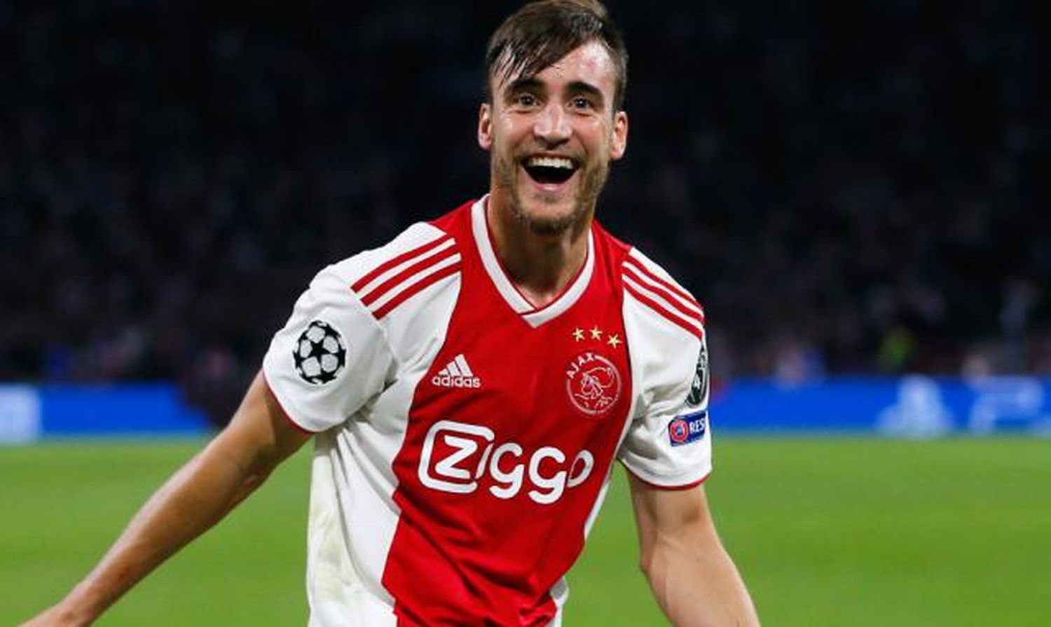 Nicolás Tagliafico acabó con los rumores: se quedará en Ajax por una temporada más
